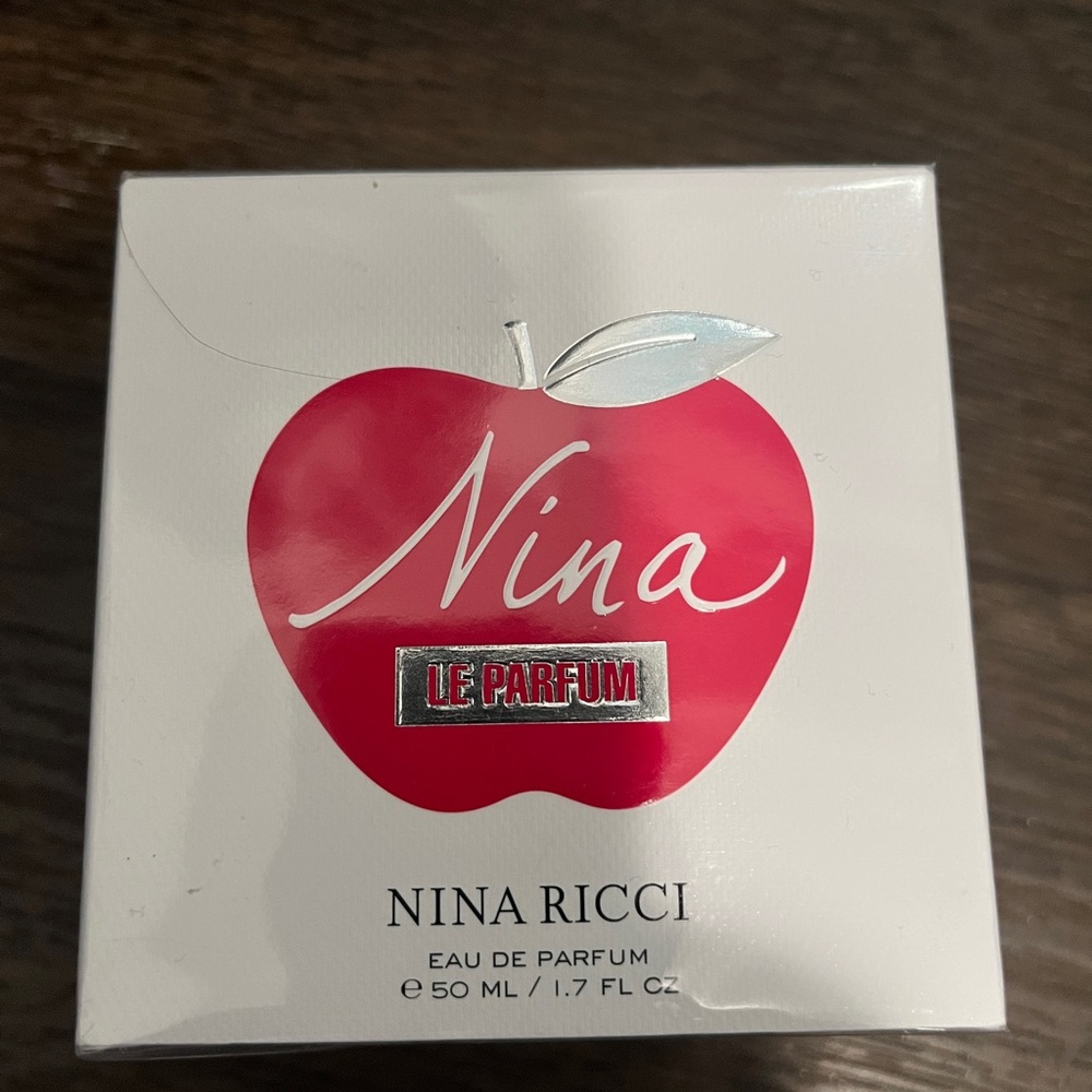 Nina Ricci Red Apple Design Parfum 1.7 ox New